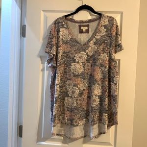 Flowing floral tshirt